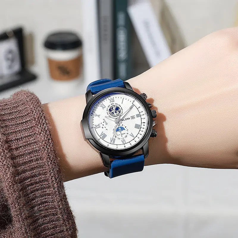 Men's Luminous Quartz Watch with Compass & Calendar - Image 7