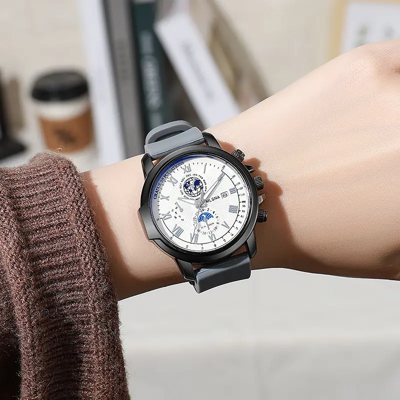 Men's Luminous Quartz Watch with Compass & Calendar — feature 5