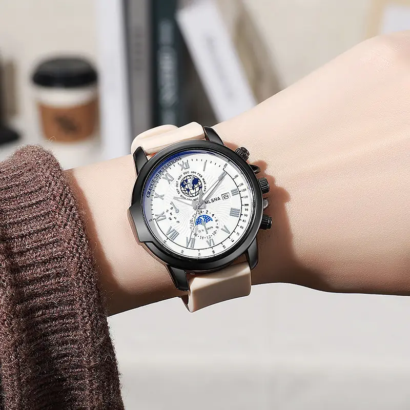 Men's Luminous Quartz Watch with Compass & Calendar — feature 6
