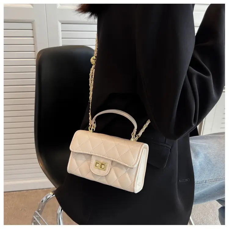 Black Quilted Chain Shoulder Bag for Women — feature 17