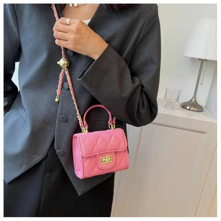 Black Quilted Chain Shoulder Bag for Women — feature 28