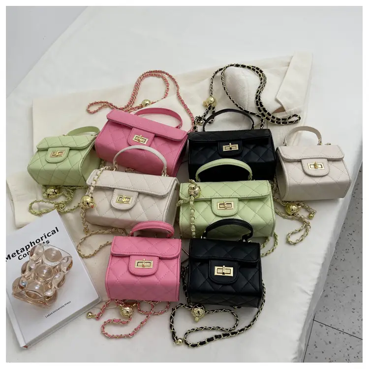 Black Quilted Chain Shoulder Bag for Women — feature 8
