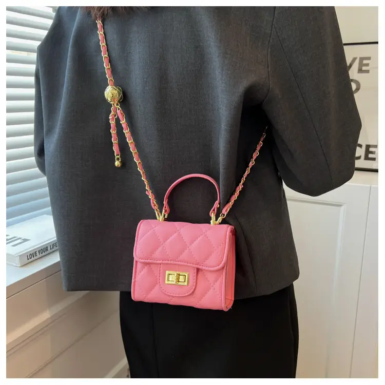 Black Quilted Chain Shoulder Bag for Women - Image 8