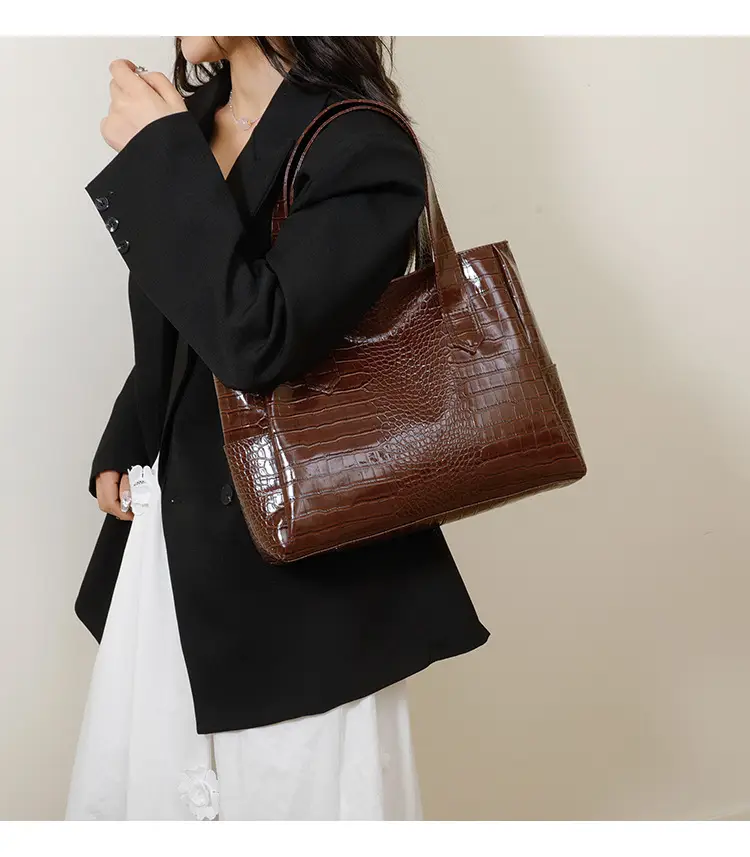 Red Croc PU Leather Crossbody Bag for Women — feature 1
