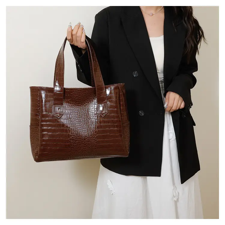 Red Croc PU Leather Crossbody Bag for Women — feature 14