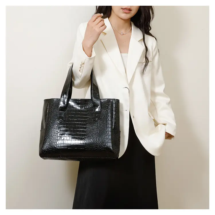 Red Croc PU Leather Crossbody Bag for Women — feature 17