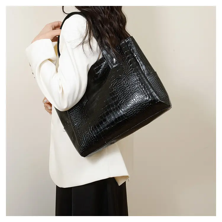 Red Croc PU Leather Crossbody Bag for Women — feature 18