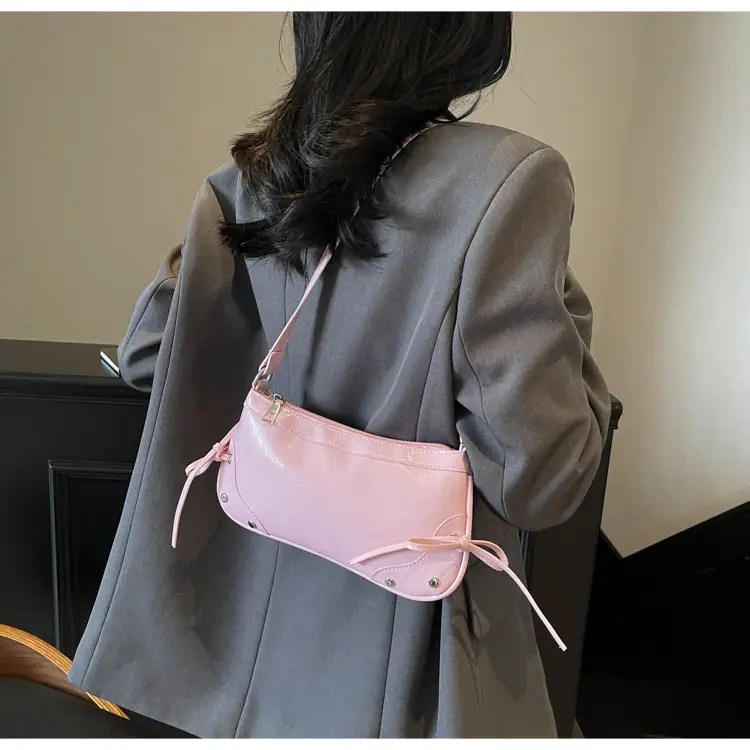 Red Rivet Bow Handbag for Women Large Capacity — feature 10