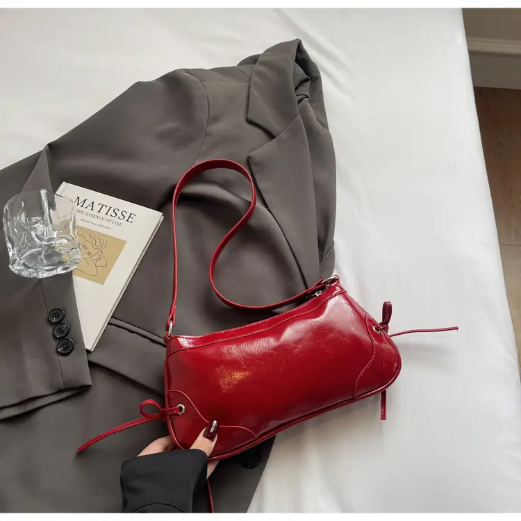 Red Rivet Bow Handbag for Women Large Capacity — feature 26