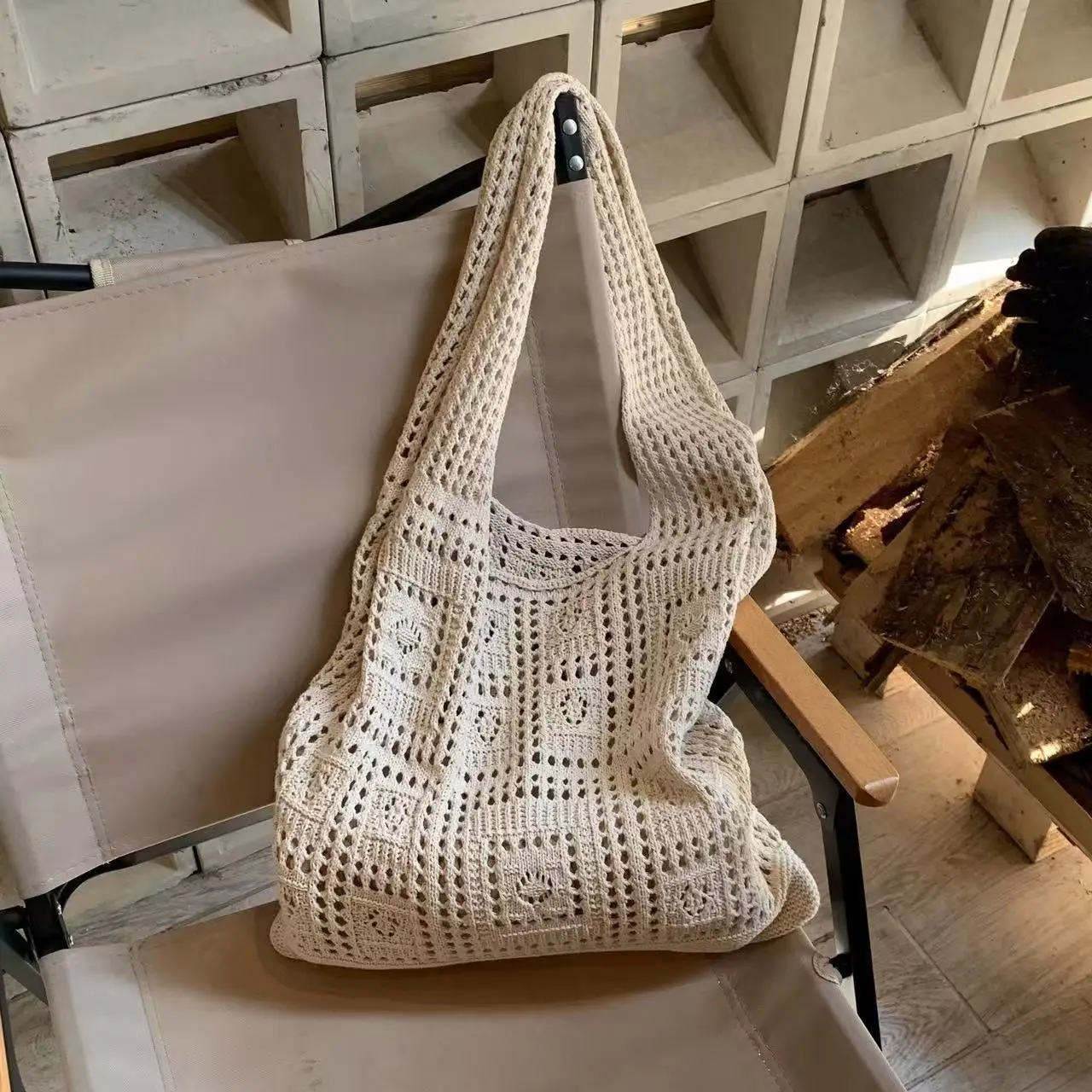 Red Knitted Hollow Shoulder Bag for Women — feature 12
