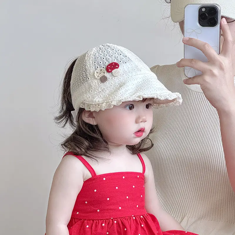 Children's White Beaded Sun Hat with Big Brim - Image 4