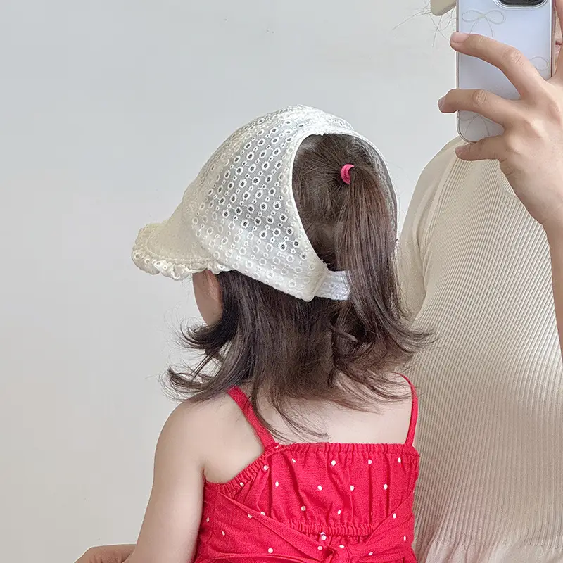 Children's White Beaded Sun Hat with Big Brim - Image 6