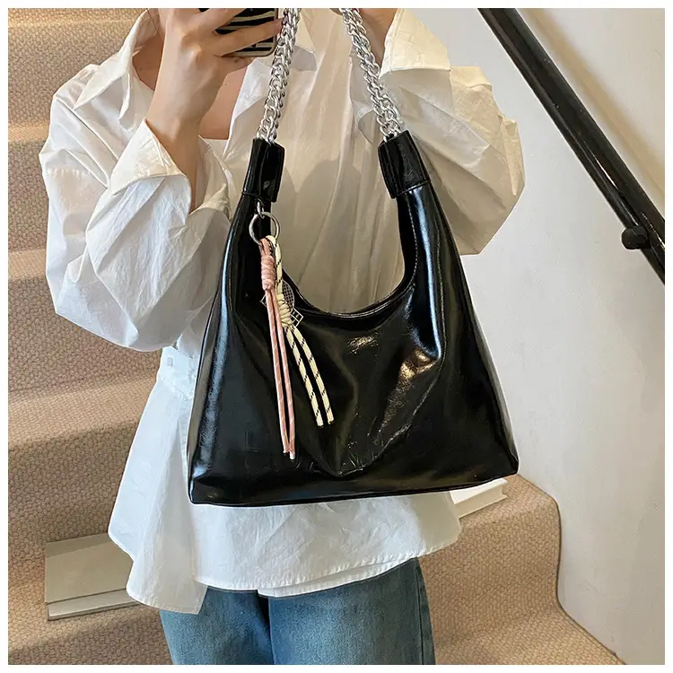 Large Capacity Women's White Leather Tote Bag with Chain Strap — feature 12