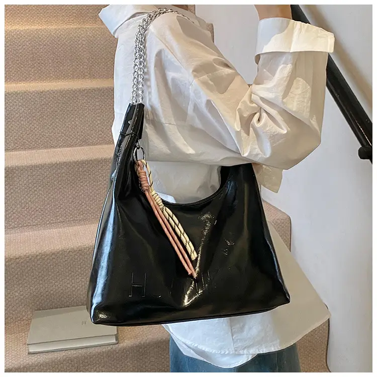 Large Capacity Women's White Leather Tote Bag with Chain Strap — feature 17