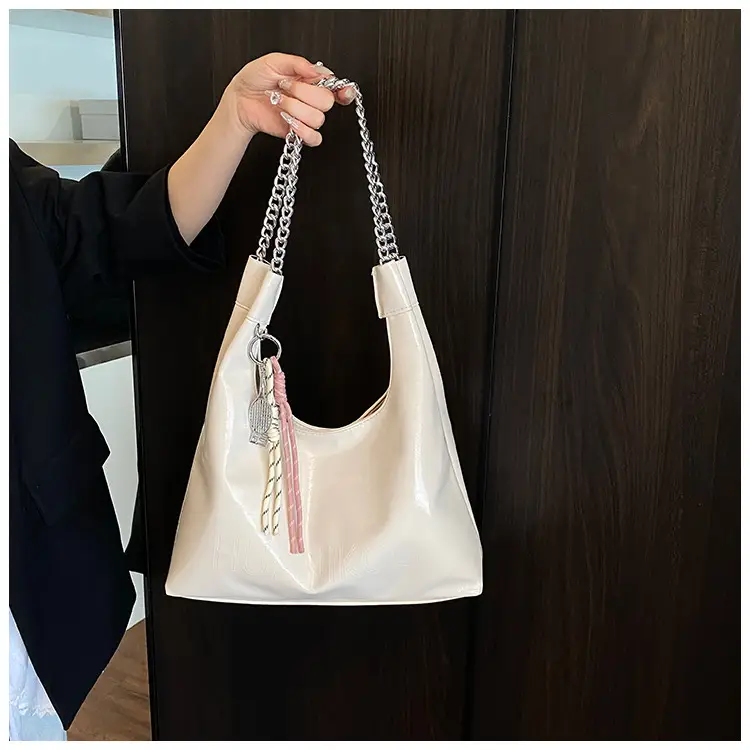 Large Capacity Women's White Leather Tote Bag with Chain Strap — feature 20