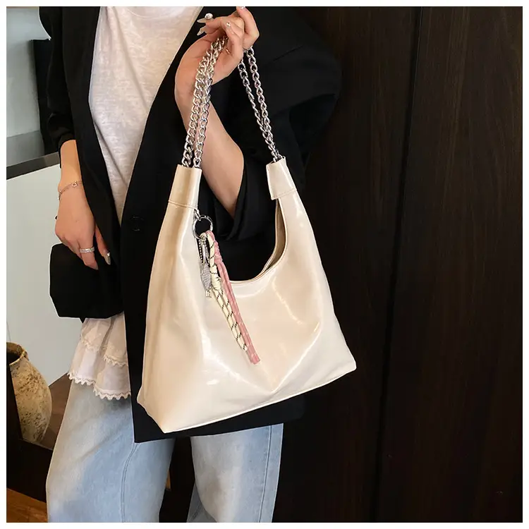 Large Capacity Women's White Leather Tote Bag with Chain Strap — feature 21