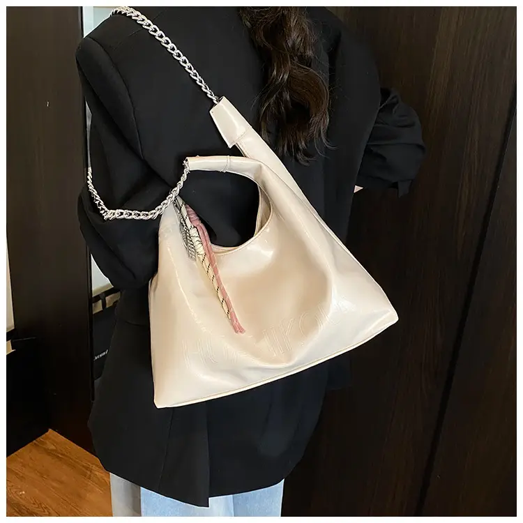 Large Capacity Women's White Leather Tote Bag with Chain Strap — feature 22