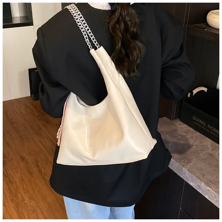 Large Capacity Women's White Leather Tote Bag with Chain Strap — feature 28
