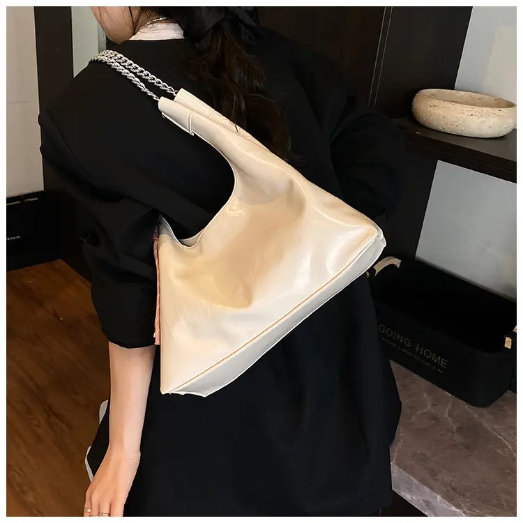 Large Capacity Women's White Leather Tote Bag with Chain Strap — feature 29