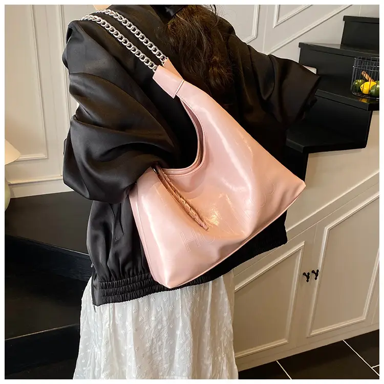 Large Capacity Women's White Leather Tote Bag with Chain Strap — feature 31