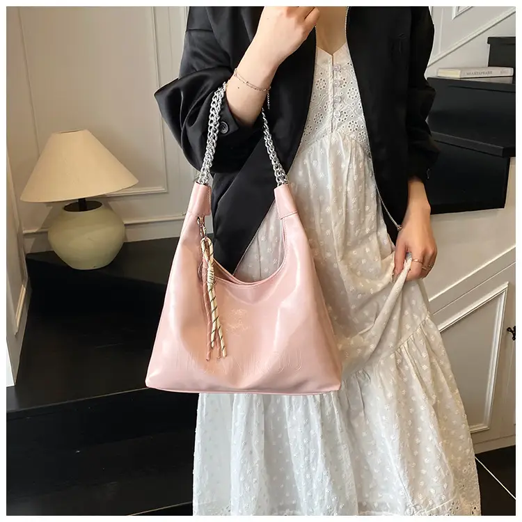 Large Capacity Women's White Leather Tote Bag with Chain Strap — feature 35