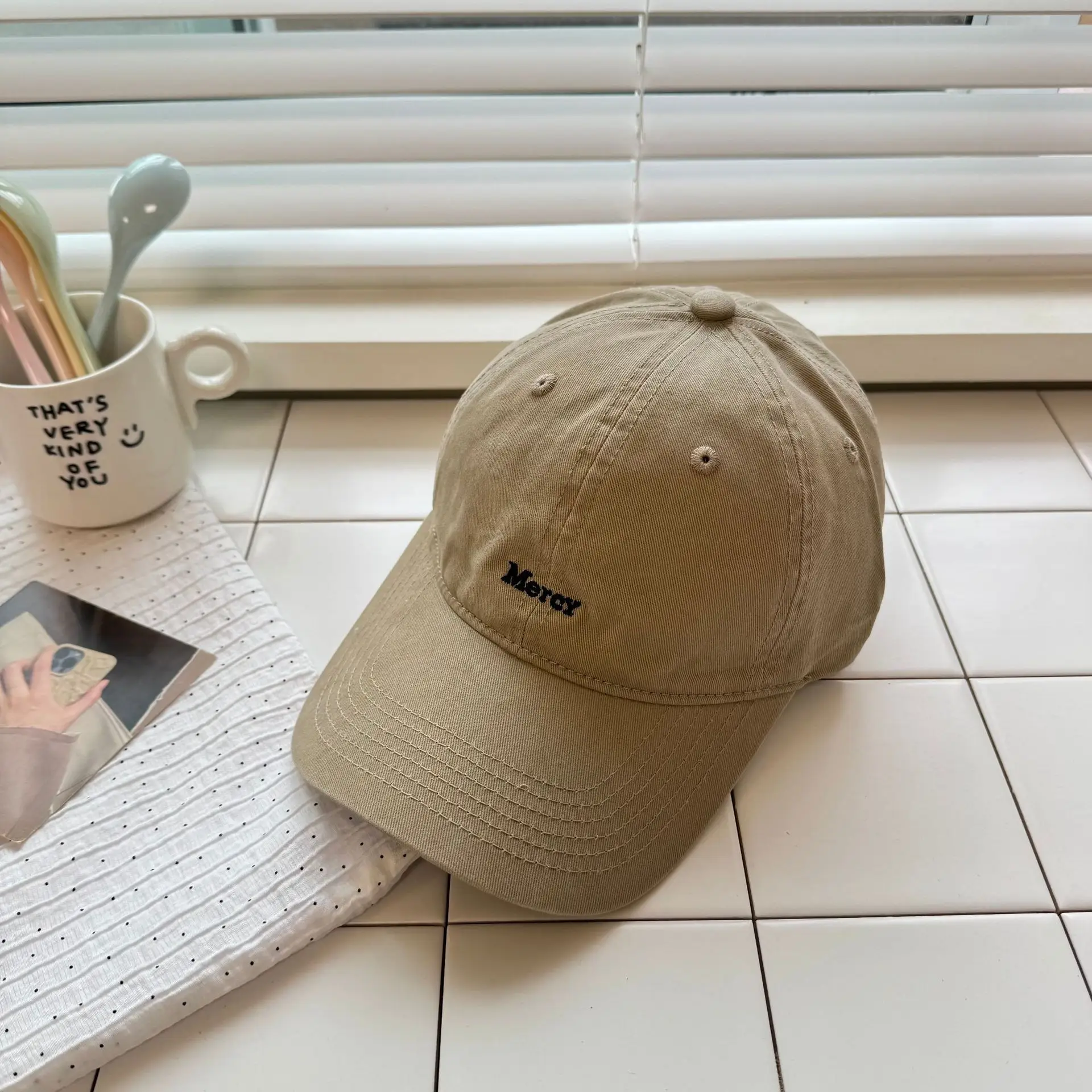 American-style Beige Letter Cap for Women Men - Image 3