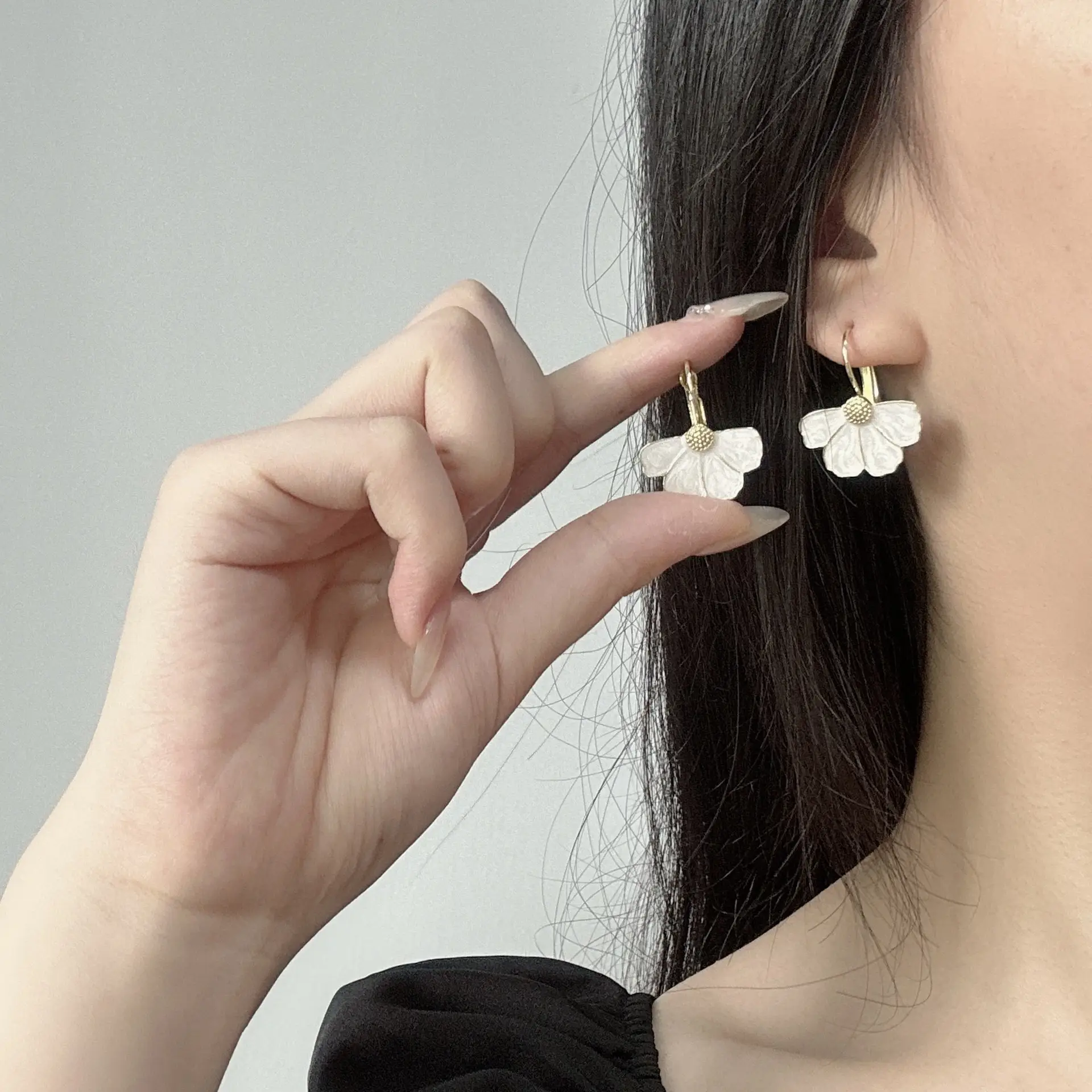 Women's Flower Earrings Light Luxury 2025 New β feature 11
