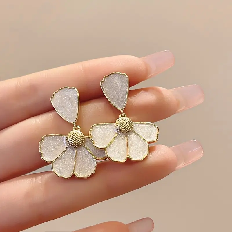 Women's Flower Earrings Light Luxury 2025 New β feature 7