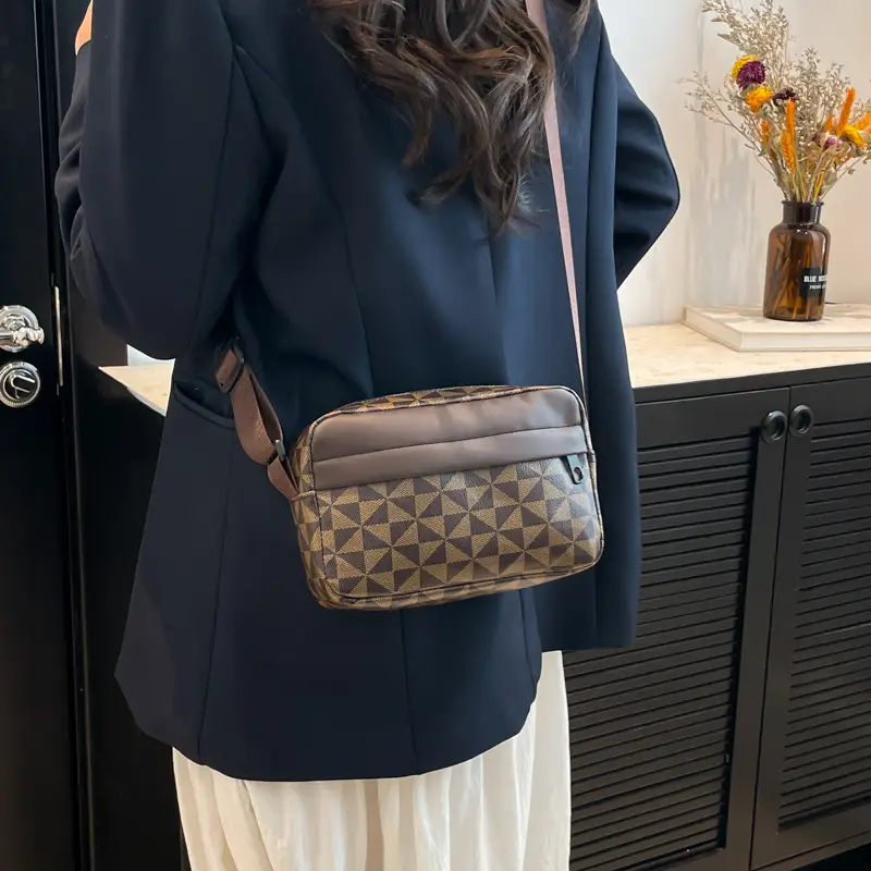 Women's Black GG Pattern Shoulder Bag 2025 - Image 7