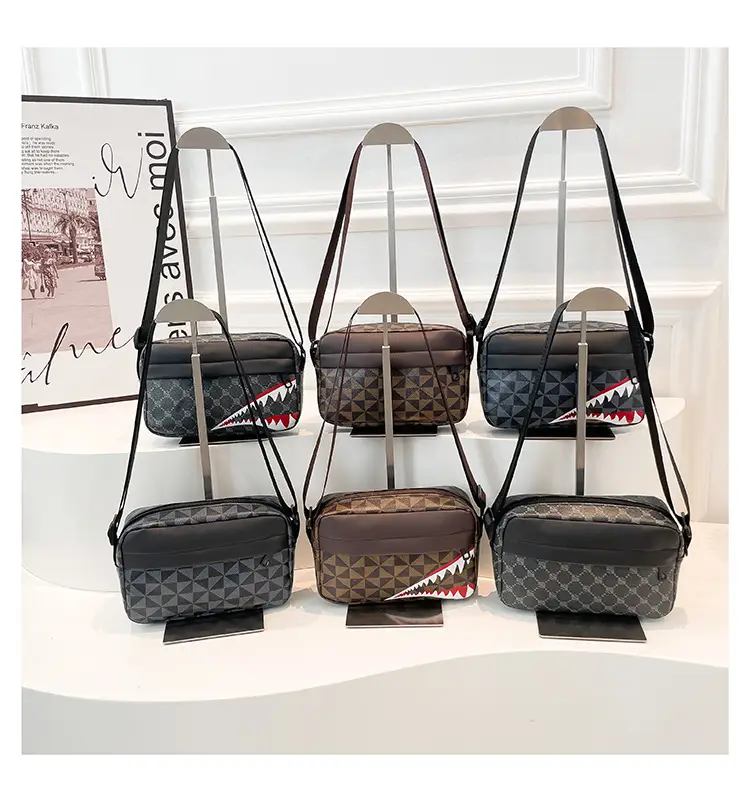 Women's Black GG Pattern Shoulder Bag 2025 — feature 24