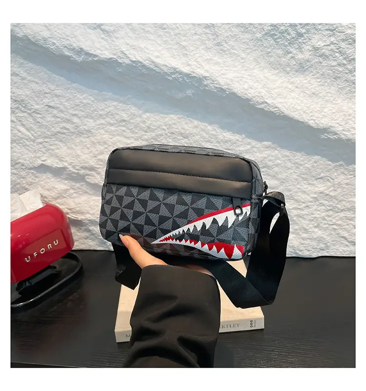 Women's Black GG Pattern Shoulder Bag 2025 — feature 31