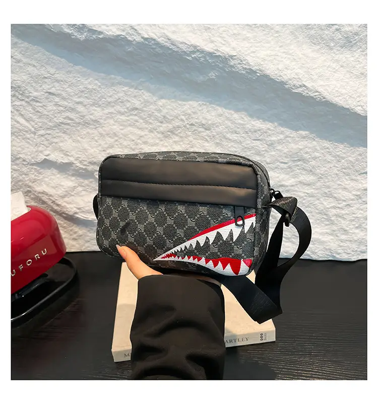 Women's Black GG Pattern Shoulder Bag 2025 — feature 35
