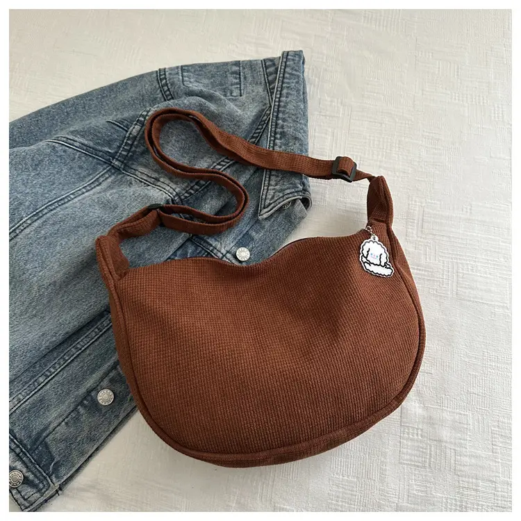 Trendy Crossbody Bags for Women with Adjustable Straps — feature 9