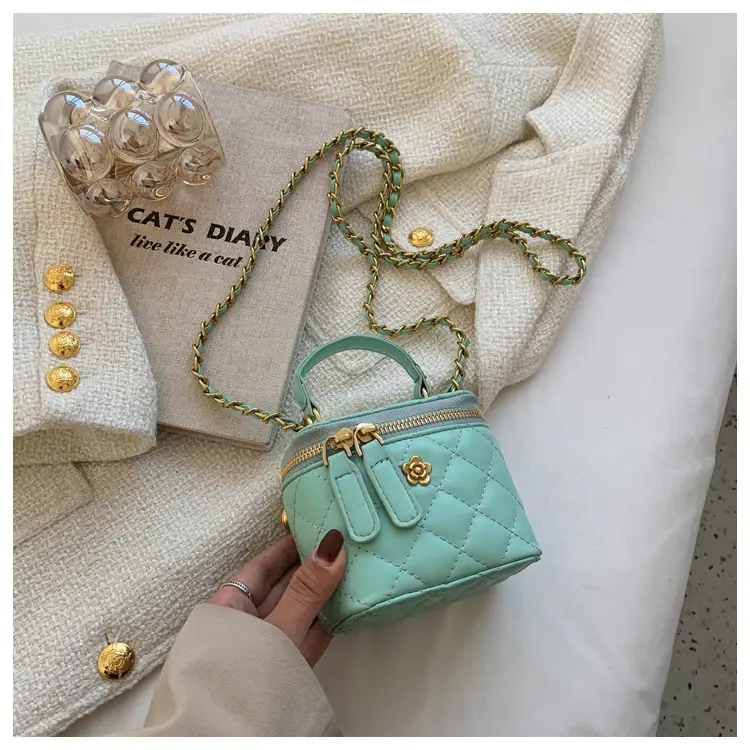 White Quilted Chain Crossbody Bag for Women - Image 7