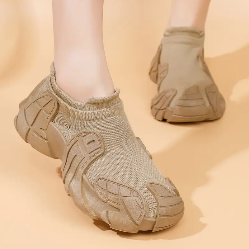 2025 Spring New Parent-Child Shoes Fashionable Versatile Couple Sports Casual Shoes Women's Flyknit Breathable Soft Sole Sock Shoes - Image 7