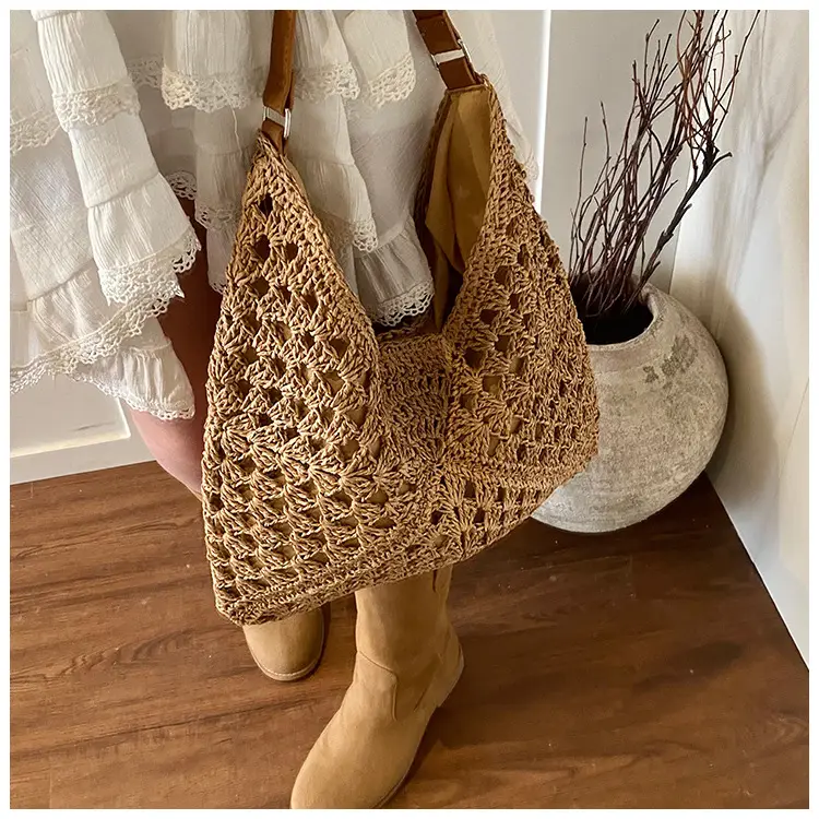 2025 Woven Hollow Shoulder Bag for Women Black White — feature 6