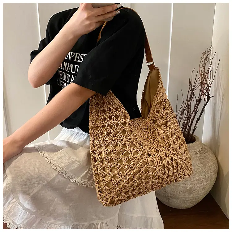 2025 Woven Hollow Shoulder Bag for Women Black White — feature 7