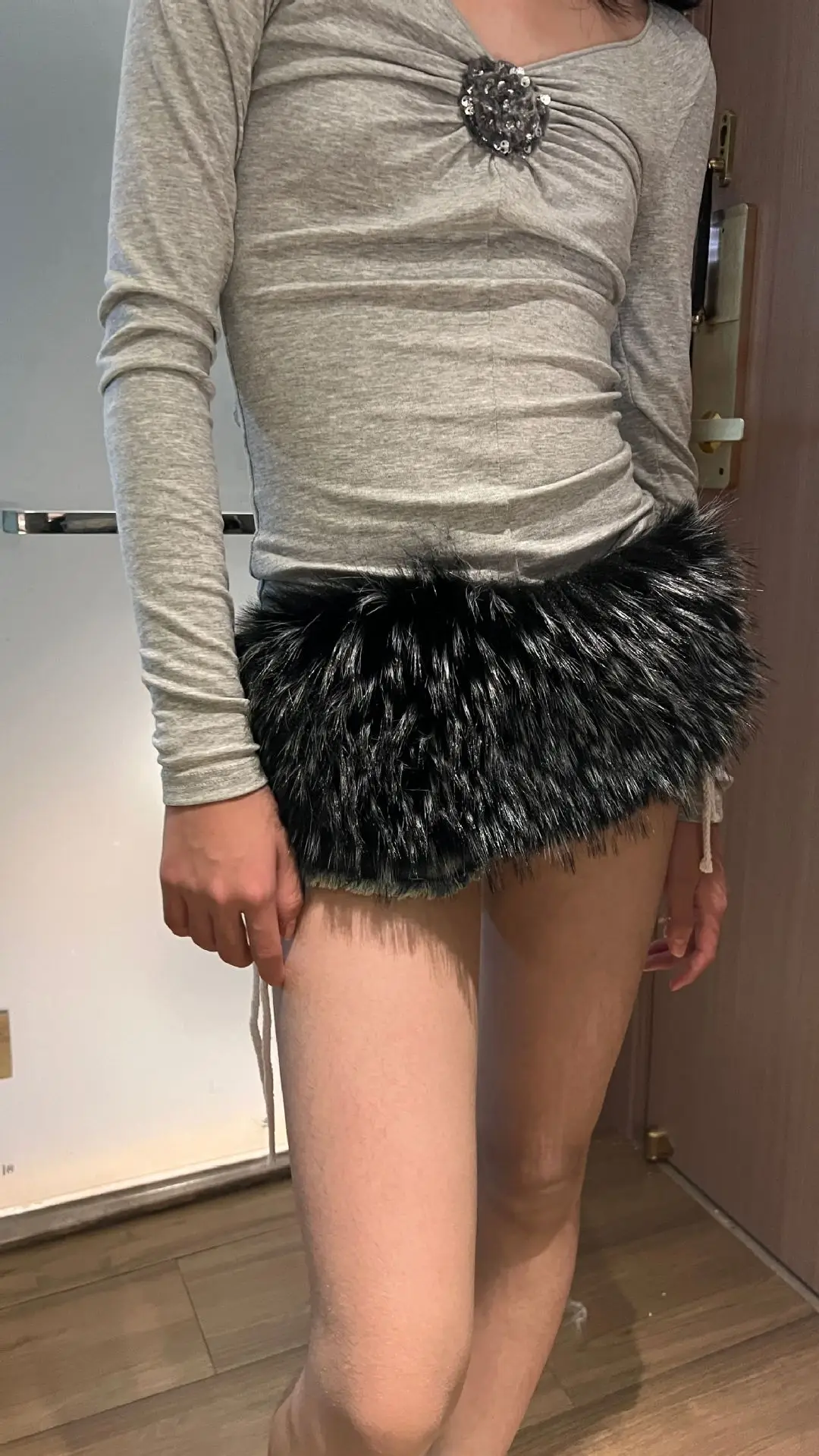 Furry Faux Fur Belt with Chain for Women — feature 6