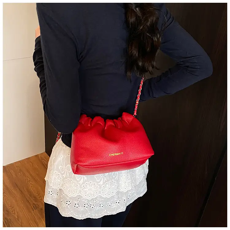 Women's Cream Bucket Bag with Chain Strap — feature 8