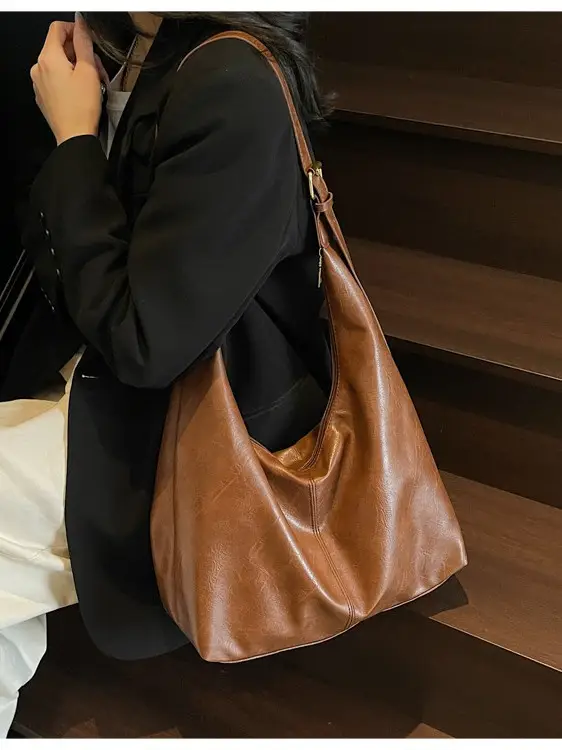 Brown Leather Large Capacity Women's Tote Bag - Image 6