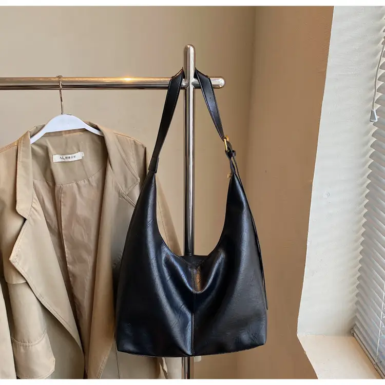 Brown Leather Large Capacity Women's Tote Bag — feature 25