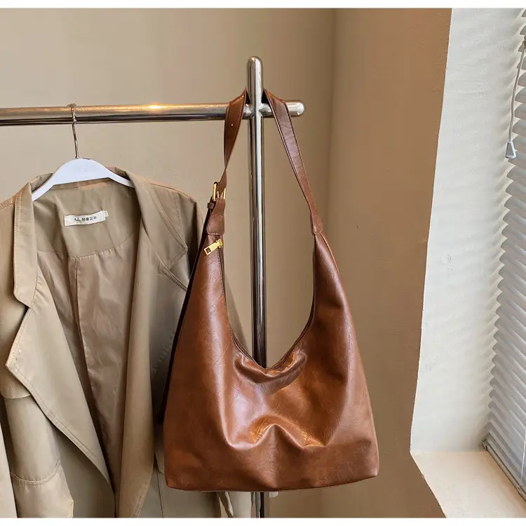 Brown Leather Large Capacity Women's Tote Bag — feature 26