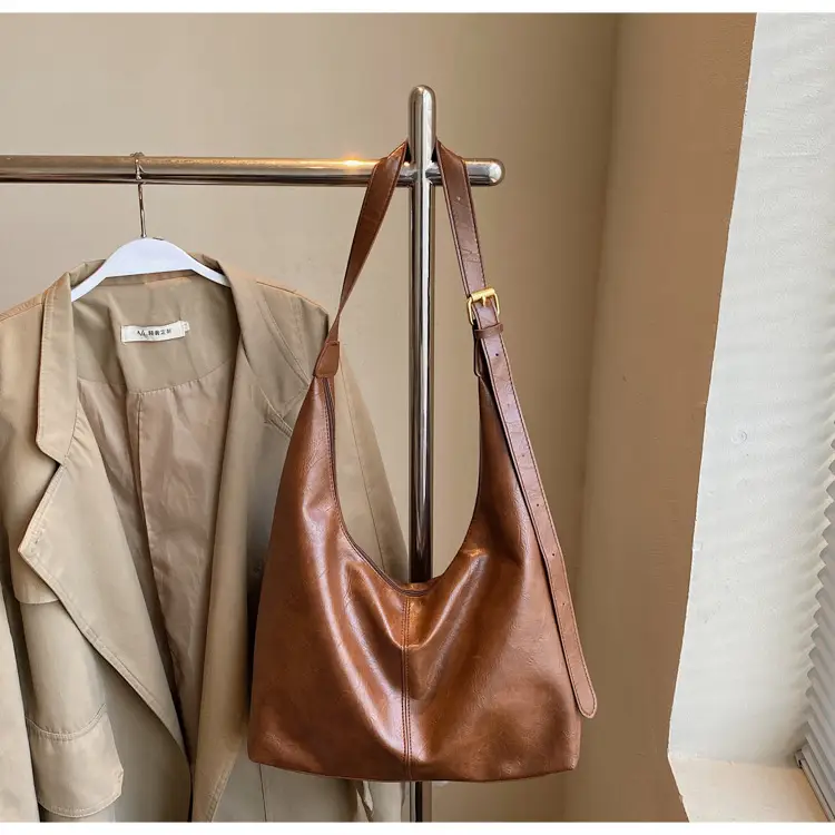 Brown Leather Large Capacity Women's Tote Bag — feature 27