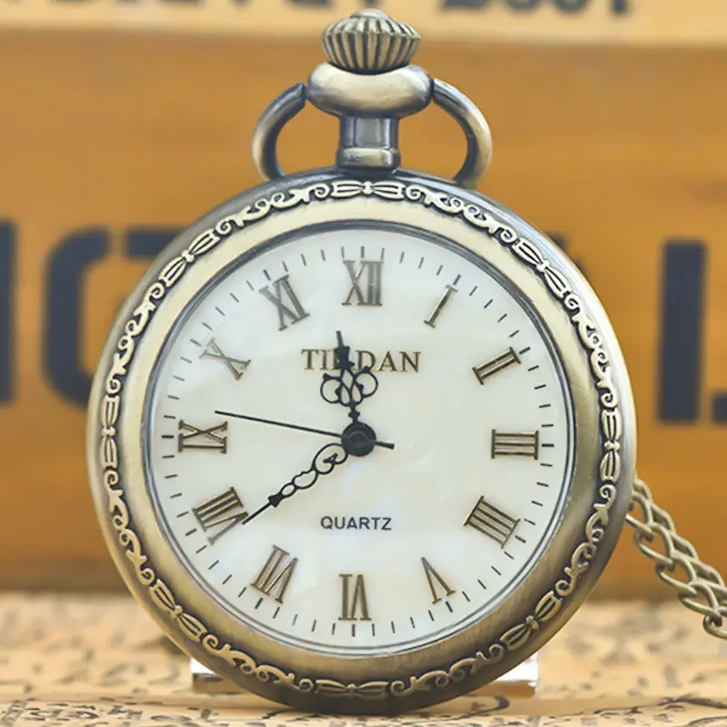 Retro Flip Pocket Watch for Men Women Quartz Chain — feature 11