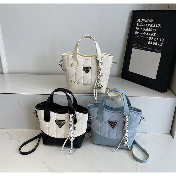 Women's Rhomboid Bag Beige Black Crossbody Shoulder 2025 — feature 14