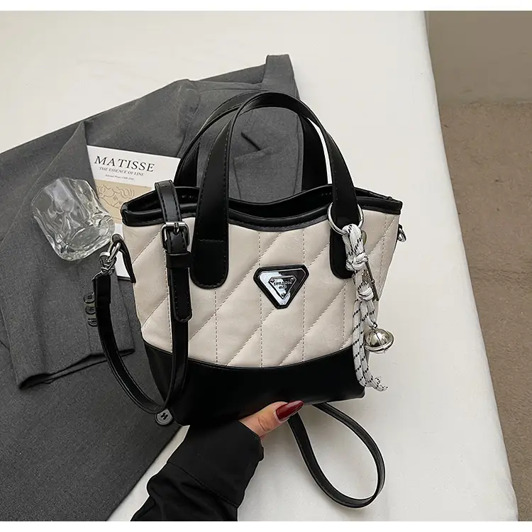 Women's Rhomboid Bag Beige Black Crossbody Shoulder 2025 — feature 16