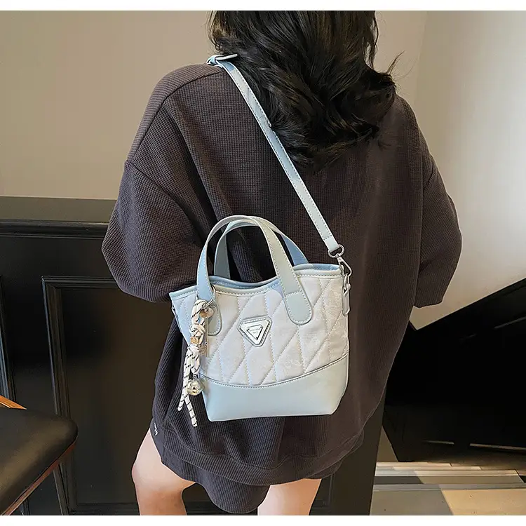 Women's Rhomboid Bag Beige Black Crossbody Shoulder 2025 — feature 21
