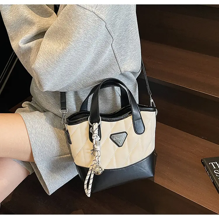 Women's Rhomboid Bag Beige Black Crossbody Shoulder 2025 — feature 24