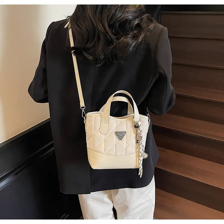 Women's Rhomboid Bag Beige Black Crossbody Shoulder 2025 — feature 25