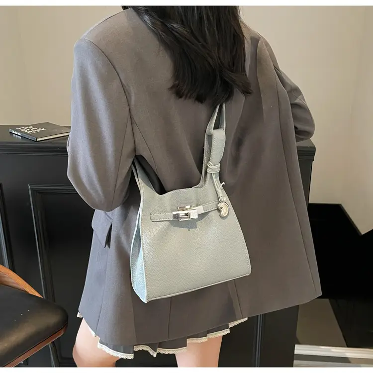 Stylish White Korean Style Shoulder Bag for Women — feature 20